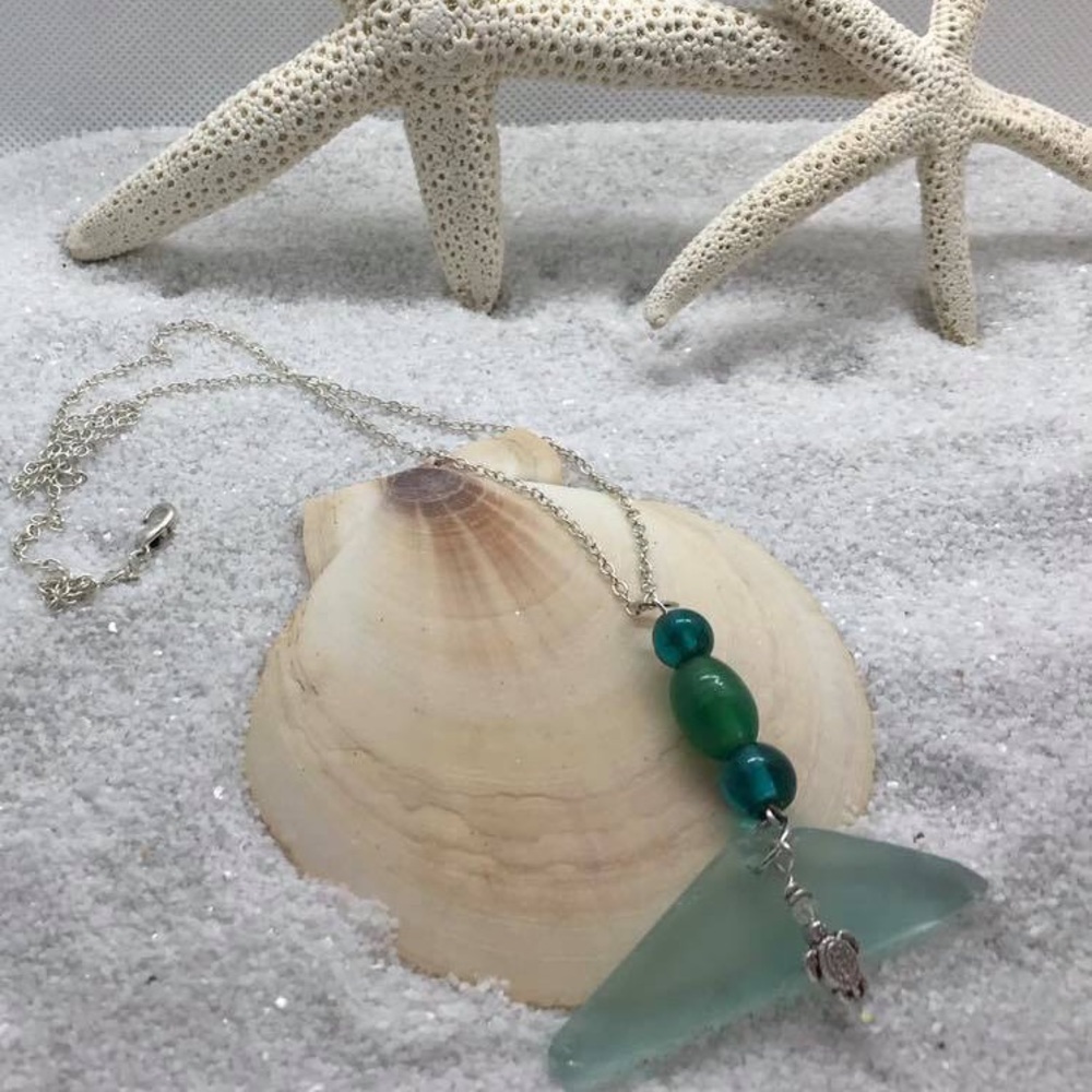 Authentic Billie green sea glass necklace